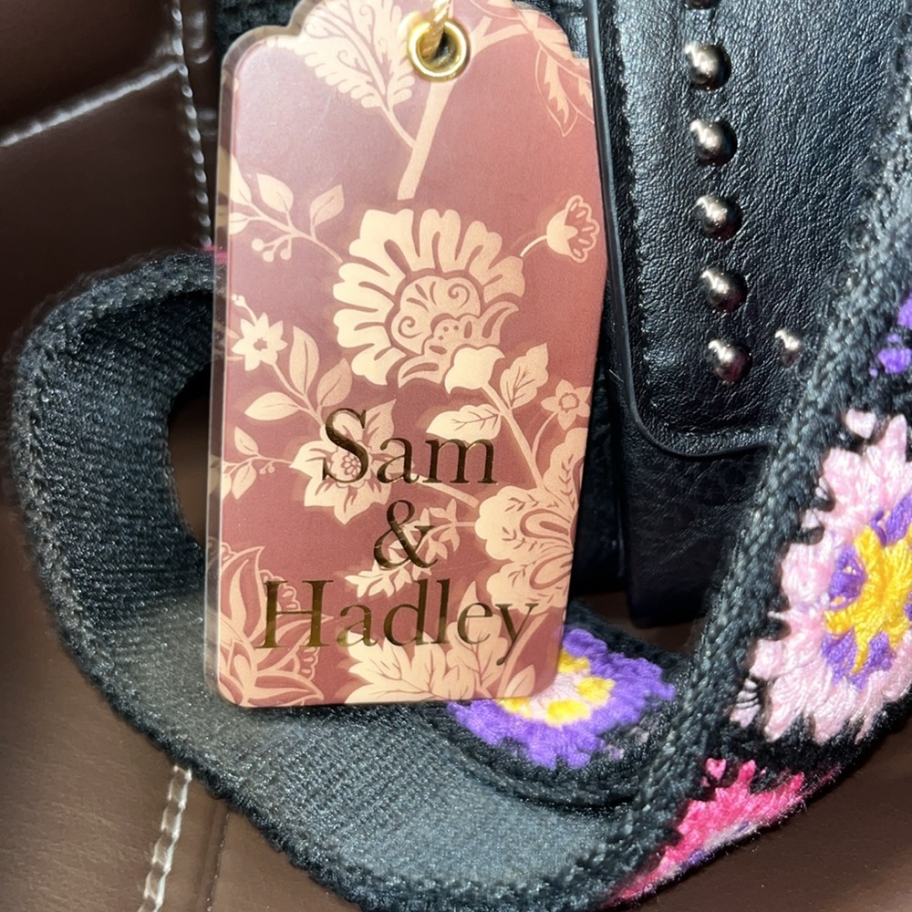 Sam & Hadley Women’s Crossbody Purse Black
Style#: GL517 - Picture 2 of 3